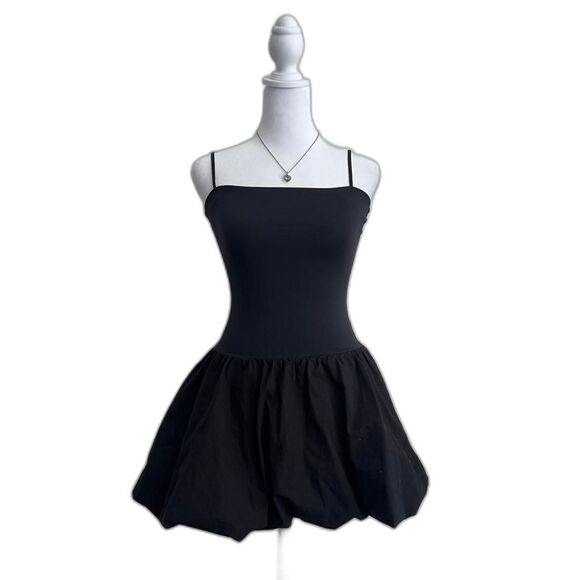 Aritzia Dresses & Skirts - Aritzia Babaton black bubble dress mini dress
